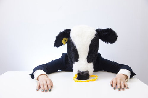 人間社会に消耗して力尽きた牛コンサルタント