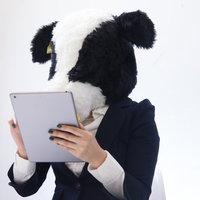 スキャンした冊数をタブレットで確認するエト牛の写真