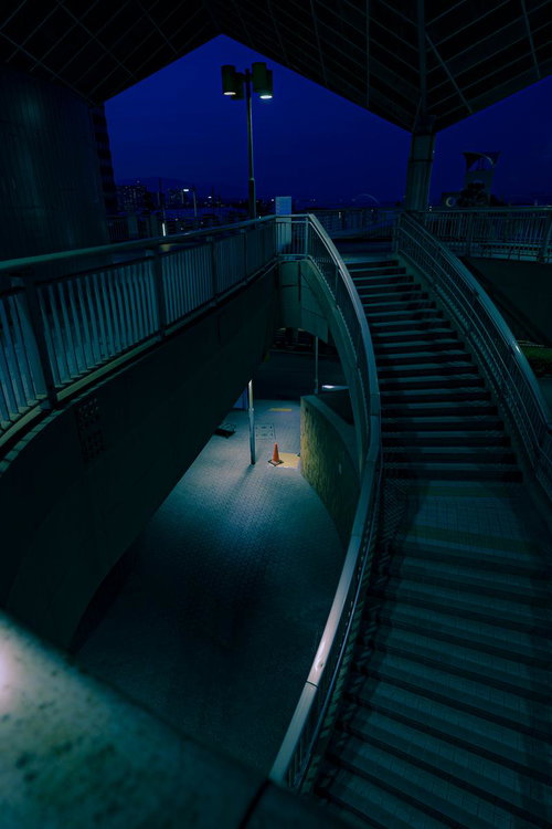 ウッドデッキと大さん橋の自販機