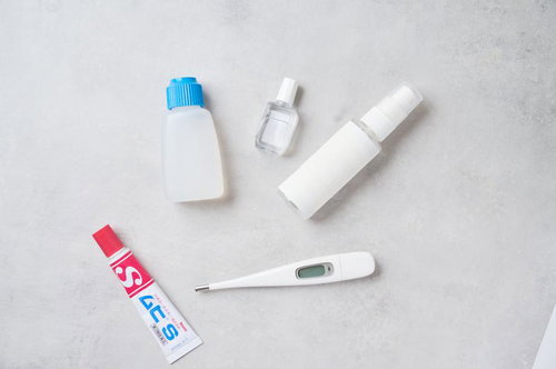 家庭用医療キットに揃えておきたい常備薬と体温計