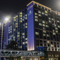 夜の香港、インターコンチネンタル グランドスタンフォード香港の写真