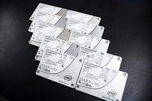 ぱくたそ10周年記念、10台のSSD、レイド構成対応