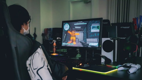 何度プレイしてもLANケーブルマンが倒せないゲーマーの苦悩