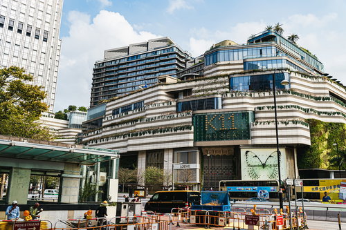 香港の尖沙咀にあるK11ミュージアム向かいの道路整備工事