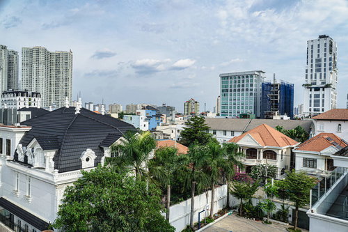 フランス様式建築もあるホーチミンシティの屋根と町並み
