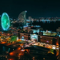 横浜ベイタワーから見える横浜みなとみらいの夜景の写真