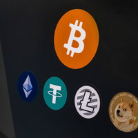 5種類の暗号通貨が購入できるビットコインATMの写真