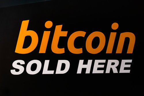 仮想通貨が購入できる自販機の販売告知サイン