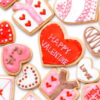 ハート型クッキー赤とピンク（HAPPY VALENTINE）の写真
