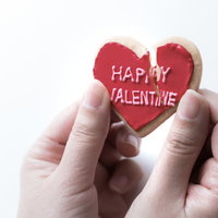 ハートブレイク、割れたアイシングクッキーの写真