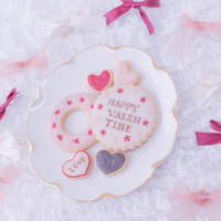 2月14日バレンタインデーのハート型アイシングクッキーの写真