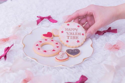 HAPPY VALENTINEピンクのハートクッキー