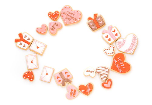 バレンタインに使えるピンクとオレンジのハート型クッキー