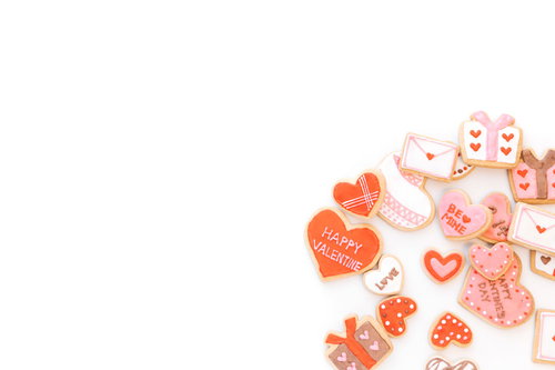 バレンタイン特集のアイシングクッキー、LOVEやハートのメッセージデコレーション