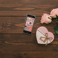 スマホを使って告白バレンタインの写真