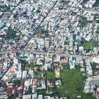 ベトナムの市街地を上空から見た航空写真の写真