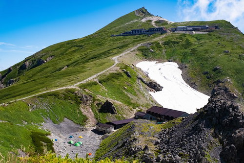 北アルプス後立山連峰の白馬岳、白馬頂上宿舎と白馬山荘