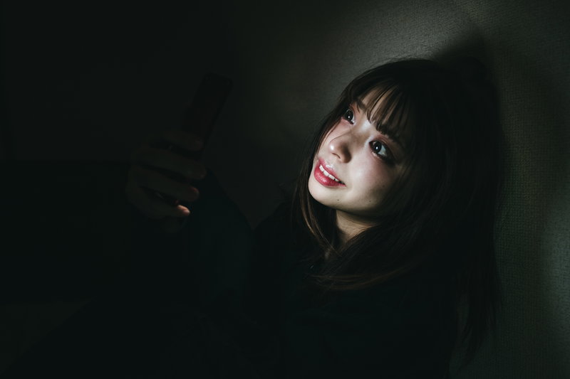 他人の不幸は蜜の味ィィのフリー素材