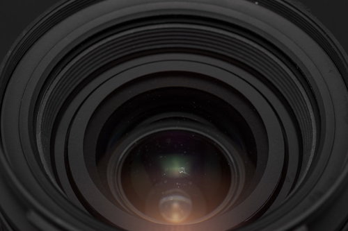 結露したレンズに残る水滴痕