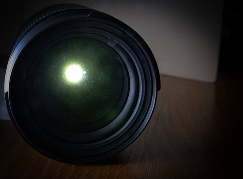 レンズ内結露を後ろからの光で照らして撮影