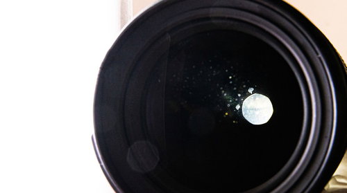 カメラレンズ内に結露した水滴痕と湿気対策