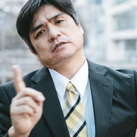 君には期待しているんだ、と不機嫌な表情の部長の写真