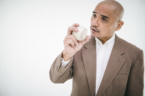 コレ、オマエ、オシリ、ハイルカ？