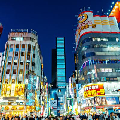Shinjuku neon cityscape at night — free Tokyo stock photo