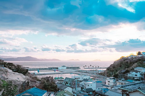和歌浦から見える雑賀崎漁港の夕暮れ