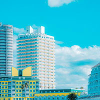 モダンなデザインと南国リゾート感が融合する和歌山マリーナシティの写真