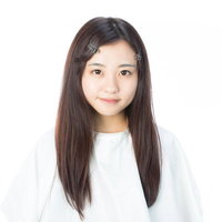 メイク前のすっぴん女子の素肌をスキンケア企画用に撮影の写真