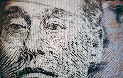 福沢諭吉をマクロ撮影した一万円札の接写