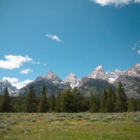 グランドティトン国立公園のティトン山脈の全景の写真