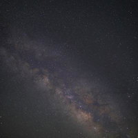 ブライスキャニオン国立公園の銀河と満天の星空の写真