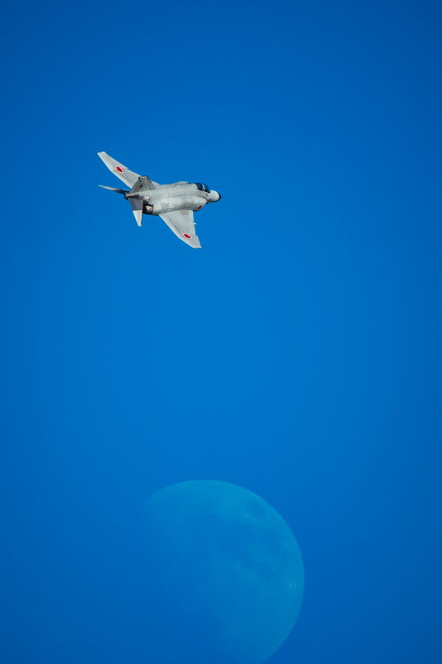 月とF-4（戦闘機）