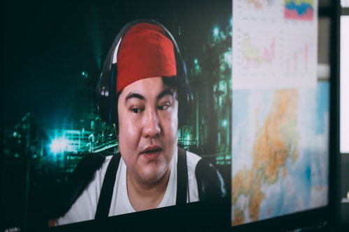 潜伏先からリモート会議に参加するメンバー