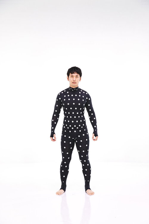 計測中の男性（12時の方向）