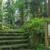 三の宮手前にある納経所と説明の看板の写真