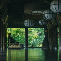 長谷寺の礼堂（内舞台）に祀られている賓頭盧(びんづる)尊者像の写真