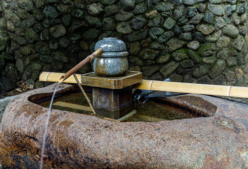 伏見稲荷大社・奥社の手水舎