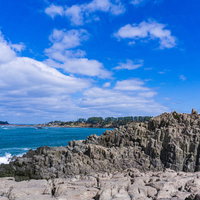 大自然が作り出した偉大な造形を堪能できる東尋坊の写真