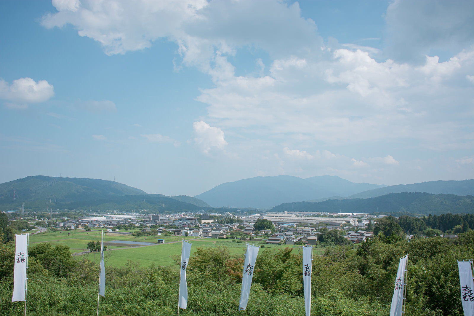 笹尾山展望デッキから見た関ケ原の町並みと田園風景
