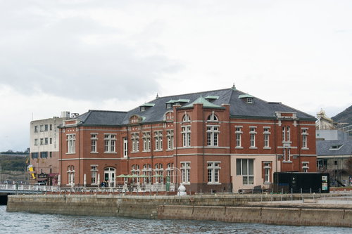 曇り空の旧門司税関