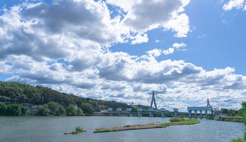 明治用水頭首工上流右岸側に残る明治用水旧頭首工の導水路跡