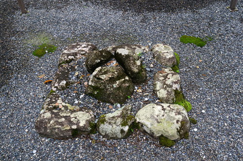 式年遷宮時に川原大祓が行われる外宮の三ツ石（豊受大神社）