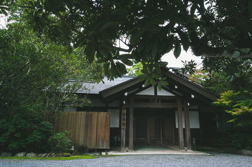 趣のある皇大神宮（伊勢神宮・内宮）の警衛部建物